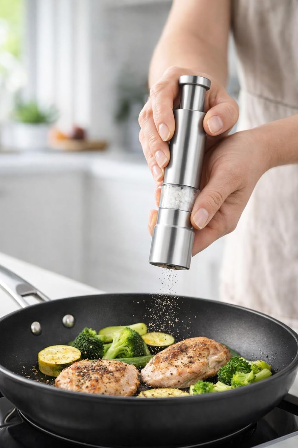 Kit Moedor Manual de Sal e Pimenta em Aço Inox 15 cm – Design Moderno para Cozinha e Mesa