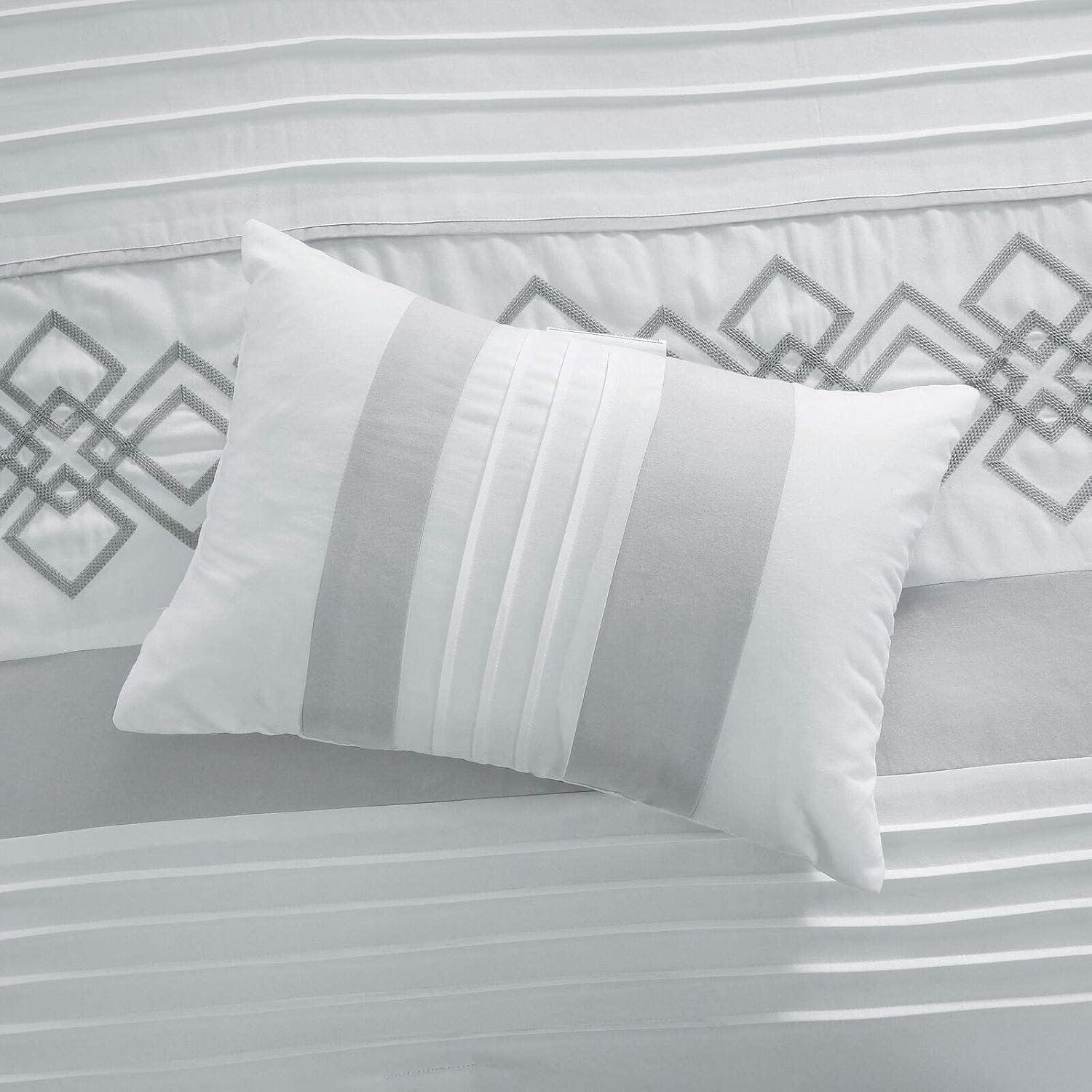 Conjunto de Edredom Ariel 7 Peças com Saia para Cama e Almofadas